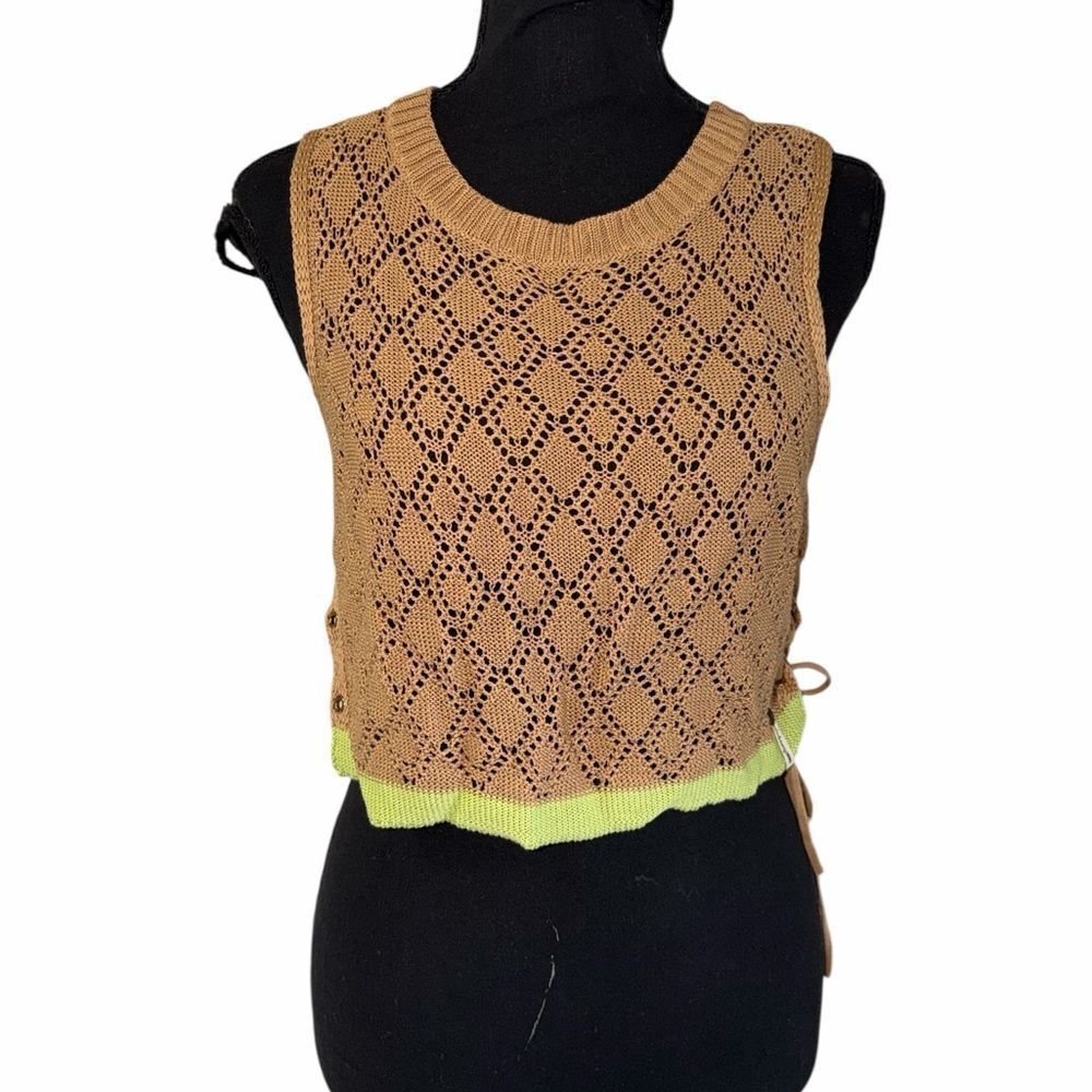 One Teaspoon Pull on Crotchet Tan/Green Cropped Top(Size Small)